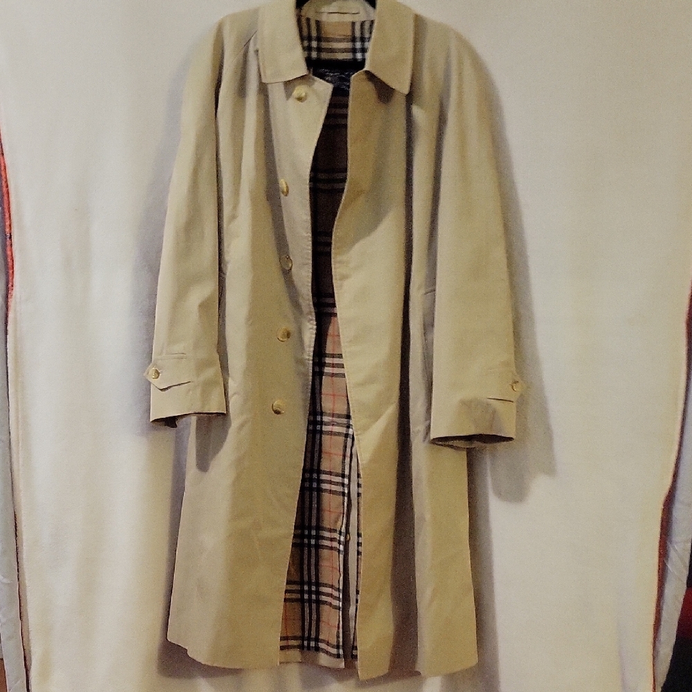 Burberry Tan Trench Coat with Plaid Interior